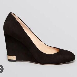 “TORY BURCH” Astoria Suede Wedge Pumps
